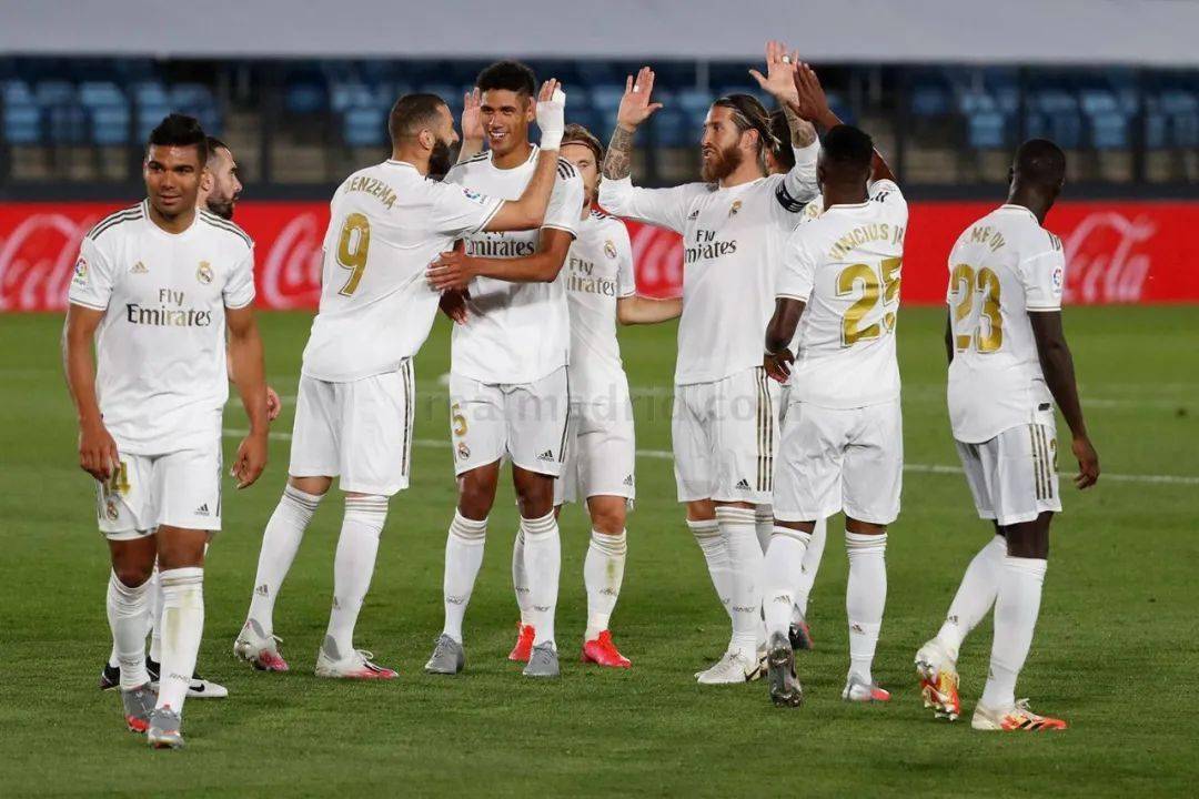 主机没人玩了！25年全员销量下滑Xbox爆降70%